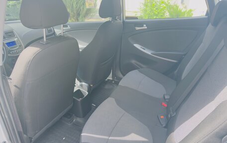 Hyundai Solaris II рестайлинг, 2014 год, 1 250 000 рублей, 14 фотография