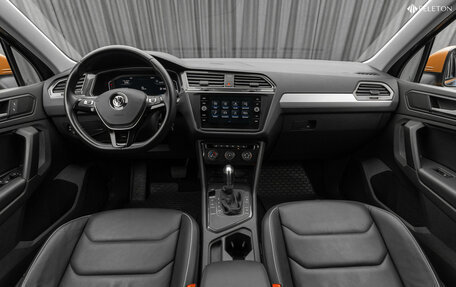 Volkswagen Tiguan II, 2018 год, 2 040 000 рублей, 10 фотография