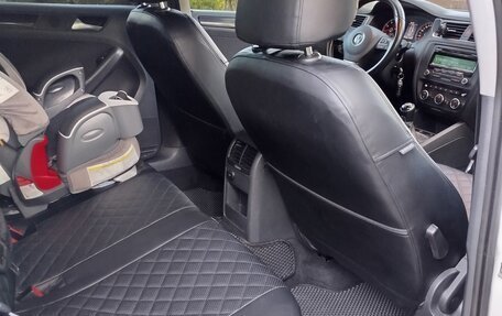 Volkswagen Jetta VI, 2013 год, 1 250 000 рублей, 12 фотография