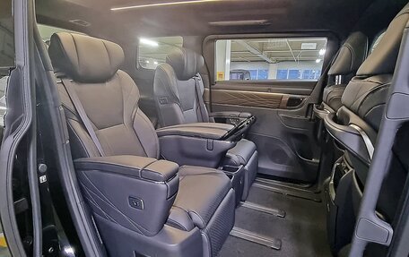 Toyota Alphard, 2024 год, 10 000 090 рублей, 16 фотография