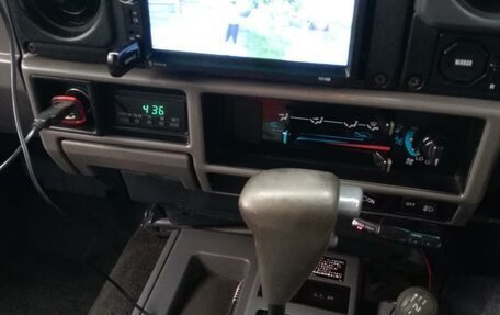 Toyota Land Cruiser 70, 1993 год, 1 500 000 рублей, 10 фотография