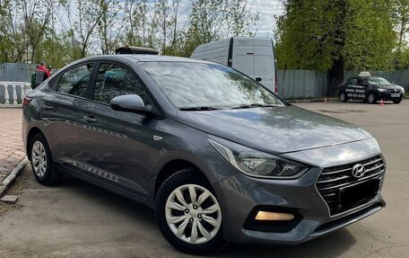 Hyundai Solaris II рестайлинг, 2017 год, 1 150 000 рублей, 2 фотография