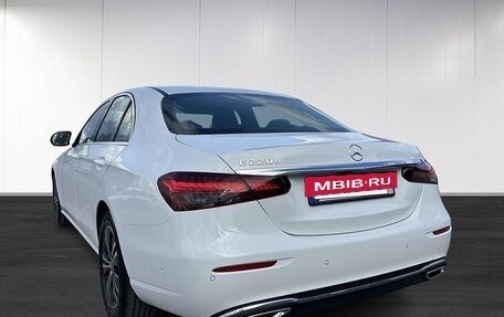 Mercedes-Benz E-Класс, 2021 год, 4 800 000 рублей, 3 фотография