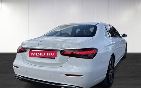 Mercedes-Benz E-Класс, 2021 год, 4 800 000 рублей, 4 фотография