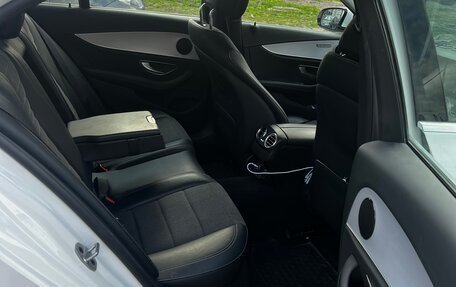 Mercedes-Benz E-Класс, 2021 год, 4 800 000 рублей, 28 фотография