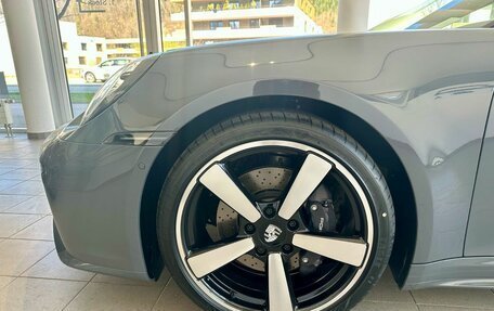 Porsche 911, 2025 год, 26 000 000 рублей, 2 фотография