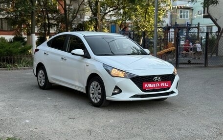 Hyundai Solaris II рестайлинг, 2021 год, 1 130 000 рублей, 3 фотография