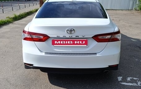 Toyota Camry, 2018 год, 2 700 000 рублей, 8 фотография