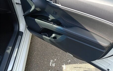 Toyota Camry, 2018 год, 2 700 000 рублей, 16 фотография