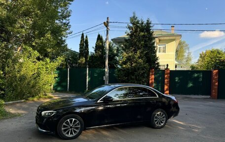 Mercedes-Benz E-Класс, 2021 год, 2 500 000 рублей, 2 фотография