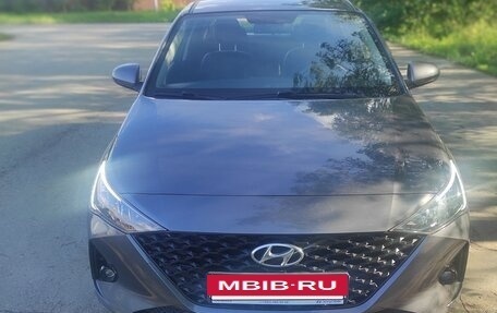 Hyundai Solaris II рестайлинг, 2021 год, 1 600 000 рублей, 10 фотография