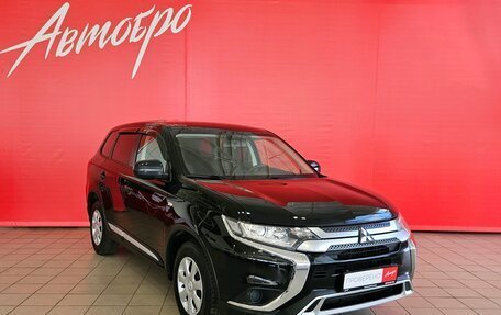 Mitsubishi Outlander III рестайлинг 3, 2019 год, 1 645 000 рублей, 7 фотография