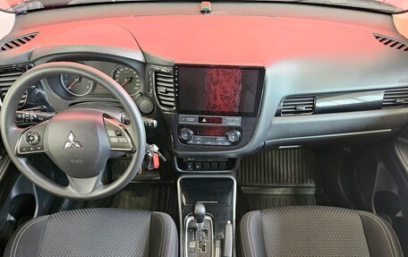 Mitsubishi Outlander III рестайлинг 3, 2019 год, 1 645 000 рублей, 9 фотография
