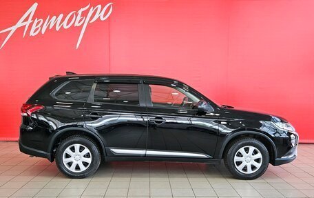 Mitsubishi Outlander III рестайлинг 3, 2019 год, 1 645 000 рублей, 6 фотография