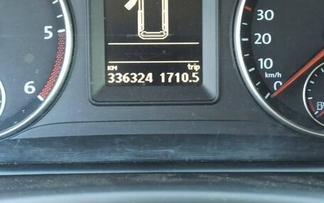 Volkswagen Touran III, 2010 год, 950 000 рублей, 1 фотография