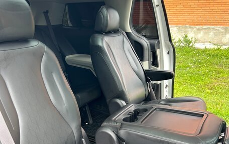KIA Carnival, 2021 год, 4 100 000 рублей, 21 фотография