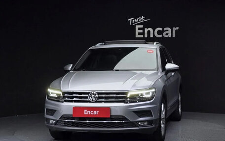 Volkswagen Tiguan II, 2020 год, 2 099 000 рублей, 3 фотография