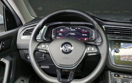 Volkswagen Tiguan II, 2020 год, 2 099 000 рублей, 13 фотография