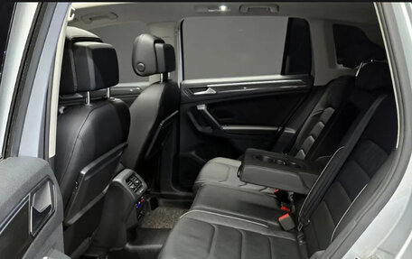 Volkswagen Tiguan II, 2020 год, 2 099 000 рублей, 12 фотография