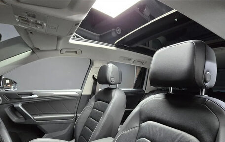 Volkswagen Tiguan II, 2020 год, 2 099 000 рублей, 17 фотография