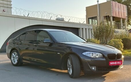 BMW 5 серия, 2010 год, 1 900 000 рублей, 3 фотография