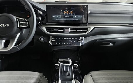 KIA K3, 2024 год, 2 400 000 рублей, 13 фотография