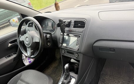 Volkswagen Polo VI (EU Market), 2011 год, 420 000 рублей, 2 фотография
