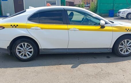 Toyota Camry, 2019 год, 1 500 000 рублей, 6 фотография