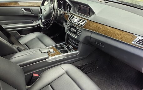 Mercedes-Benz E-Класс, 2013 год, 1 995 000 рублей, 3 фотография