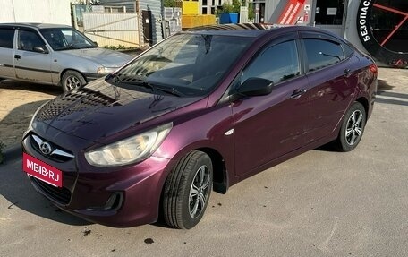 Hyundai Solaris II рестайлинг, 2011 год, 890 000 рублей, 3 фотография