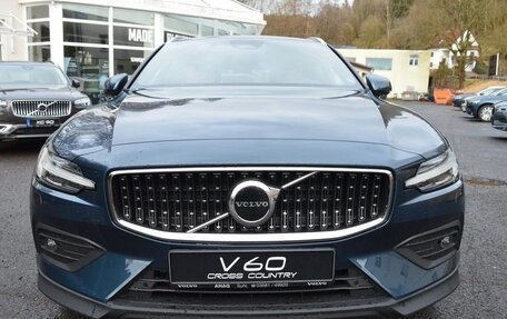 Volvo V60 II, 2025 год, 9 749 000 рублей, 2 фотография