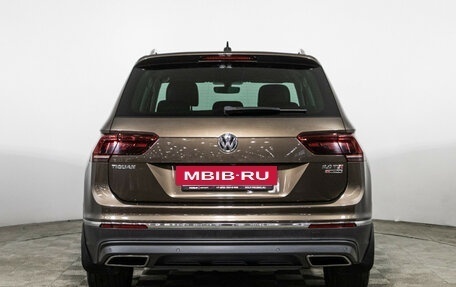 Volkswagen Tiguan II, 2017 год, 2 849 000 рублей, 6 фотография