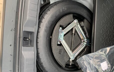 Toyota RAV4, 2025 год, 3 650 000 рублей, 9 фотография