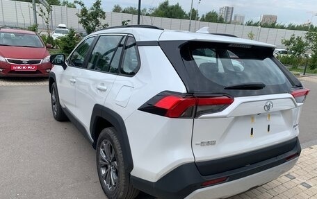 Toyota RAV4, 2025 год, 3 650 000 рублей, 6 фотография