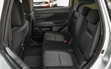 Mitsubishi Outlander III рестайлинг 3, 2014 год, 1 500 000 рублей, 9 фотография