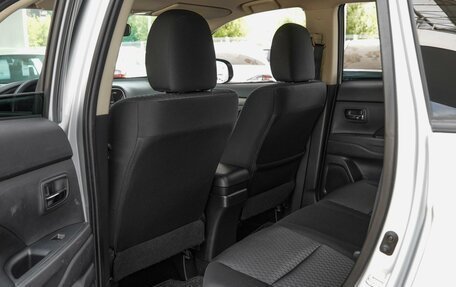 Mitsubishi Outlander III рестайлинг 3, 2014 год, 1 500 000 рублей, 11 фотография