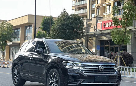 Volkswagen Touareg III, 2021 год, 4 660 000 рублей, 3 фотография