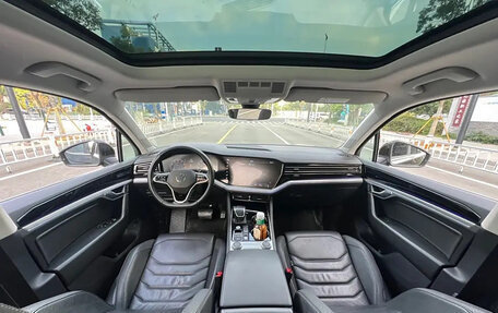 Volkswagen Touareg III, 2021 год, 4 660 000 рублей, 17 фотография