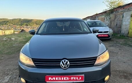 Volkswagen Jetta VI, 2013 год, 750 000 рублей, 1 фотография