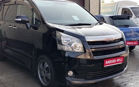 Toyota Noah III, 2007 год, 1 390 000 рублей, 1 фотография