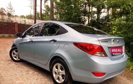 Hyundai Solaris II рестайлинг, 2012 год, 930 000 рублей, 2 фотография