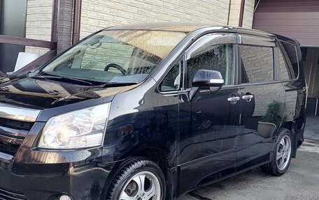 Toyota Noah III, 2007 год, 1 390 000 рублей, 2 фотография
