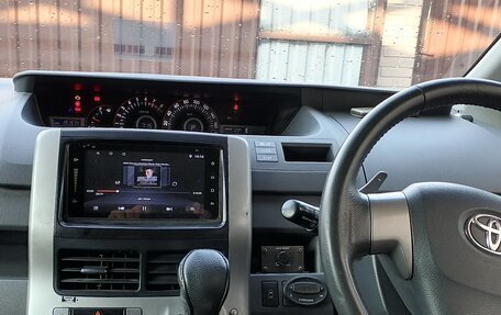 Toyota Noah III, 2007 год, 1 390 000 рублей, 9 фотография