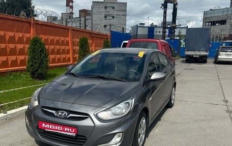 Hyundai Solaris II рестайлинг, 2013 год, 810 000 рублей, 13 фотография