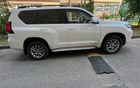 Toyota Land Cruiser Prado 150 рестайлинг 2, 2019 год, 5 499 900 рублей, 3 фотография