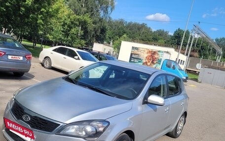 KIA cee'd I рестайлинг, 2010 год, 580 000 рублей, 2 фотография