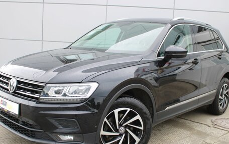 Volkswagen Tiguan II, 2018 год, 2 279 000 рублей, 1 фотография