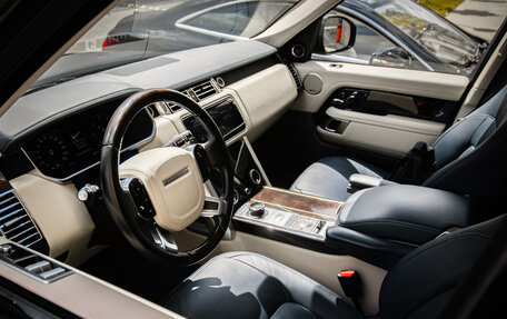 Land Rover Range Rover IV рестайлинг, 2018 год, 6 000 000 рублей, 13 фотография