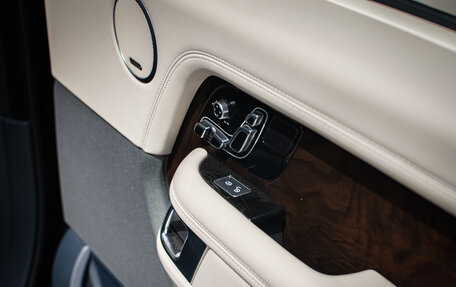 Land Rover Range Rover IV рестайлинг, 2018 год, 6 000 000 рублей, 32 фотография
