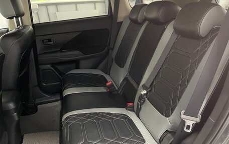 Mitsubishi Outlander III рестайлинг 3, 2014 год, 1 549 000 рублей, 21 фотография
